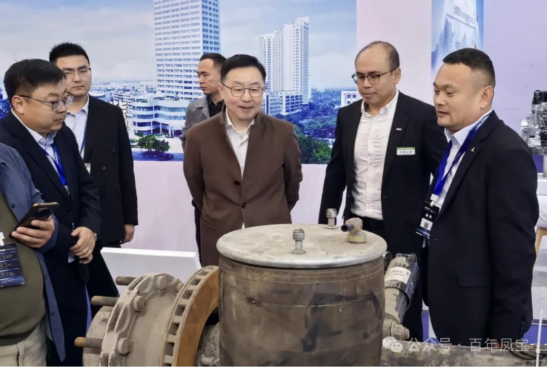 AYX.COM-爱游戏ayx·（中国）官方网站
重科系列高效节能产品亮相中国国际商用车展